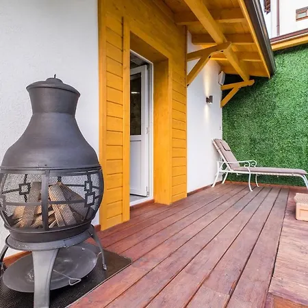 Adelheide Jacuzzi Bbq بيلي اسكار