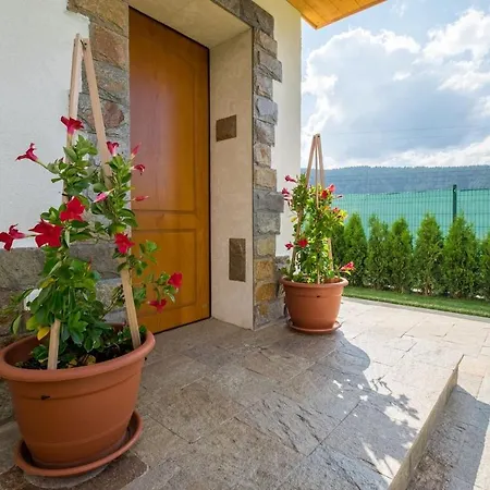 Adelheide Jacuzzi Bbq * بيلي اسكار