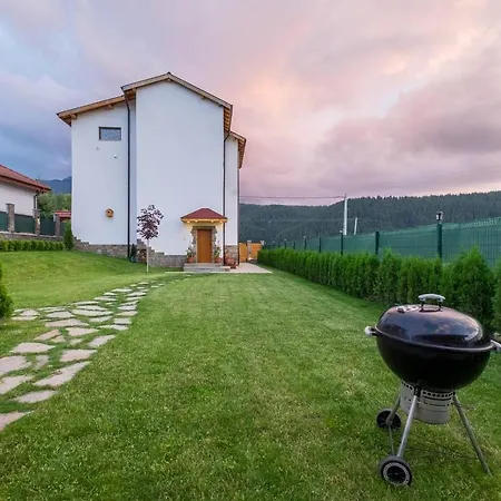 Adelheide Jacuzzi Bbq شقة *