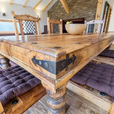 Adelheide Jacuzzi Bbq بيلي اسكار